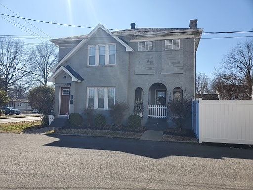 4th image of 106 Rice St