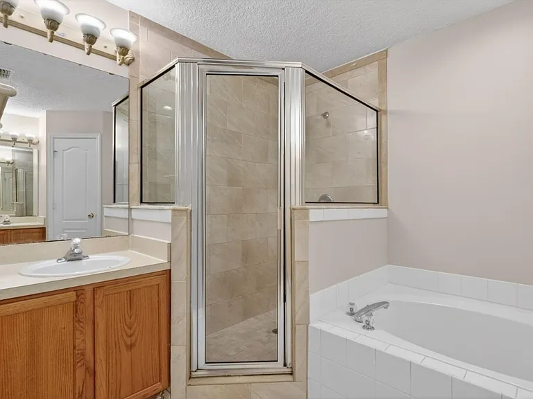1648 Glen Laurel Dr — Photo 16