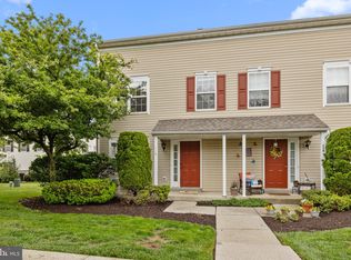 115 Goldfinch Ct #237, Warrington, PA 18976