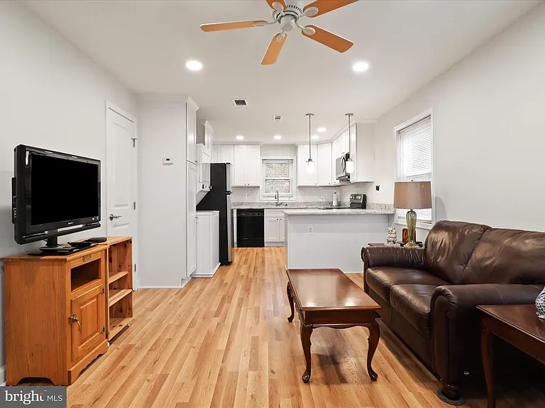5883 Blaine Dr — Photo 5