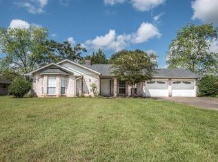 616 9th St, Glenmora, LA 71433