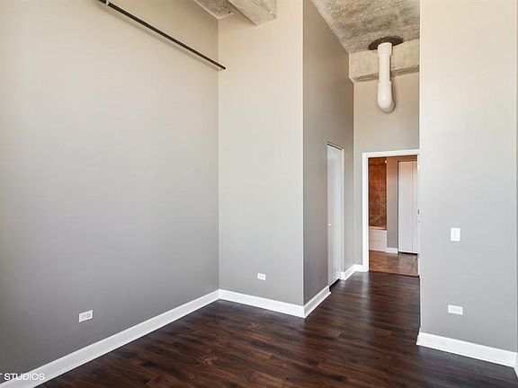 5th image of 320 E 21st St #801