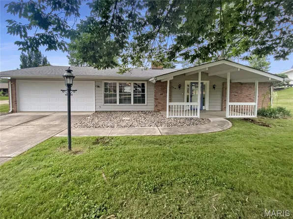 9418 Crestwood Manor Dr, Saint Louis, MO 63126