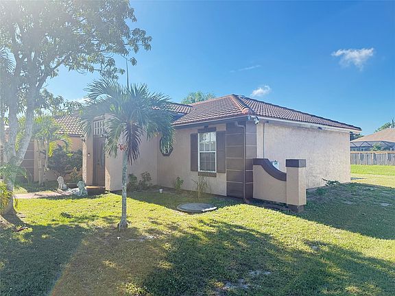 5th image of 124 SW Klee Circle