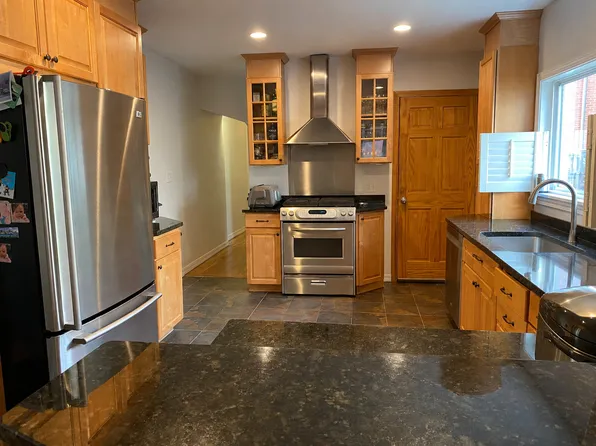 89-91 Thorndike St Unit 2, Cambridge, MA 02141