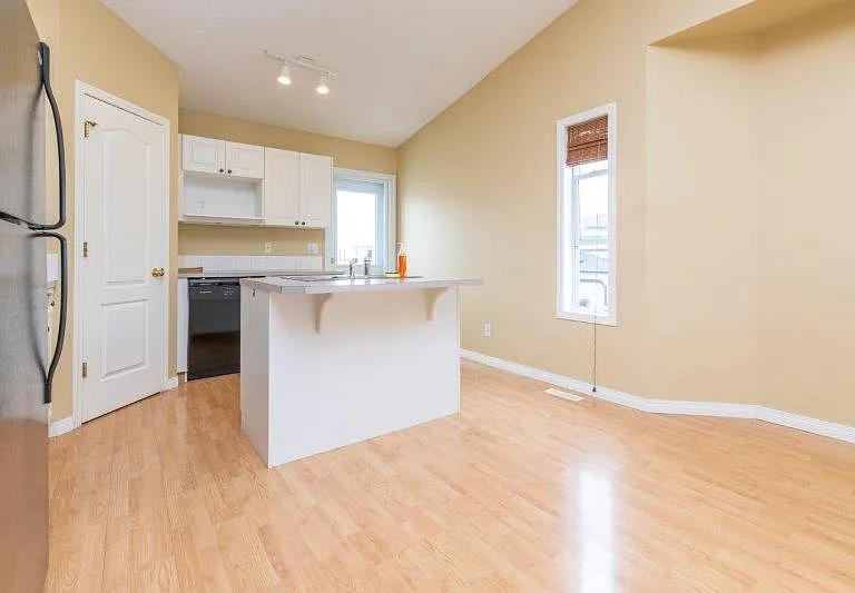 126 E Tuscarora Pl NW — Photo 7