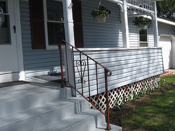 5th image of 74 Oak St
