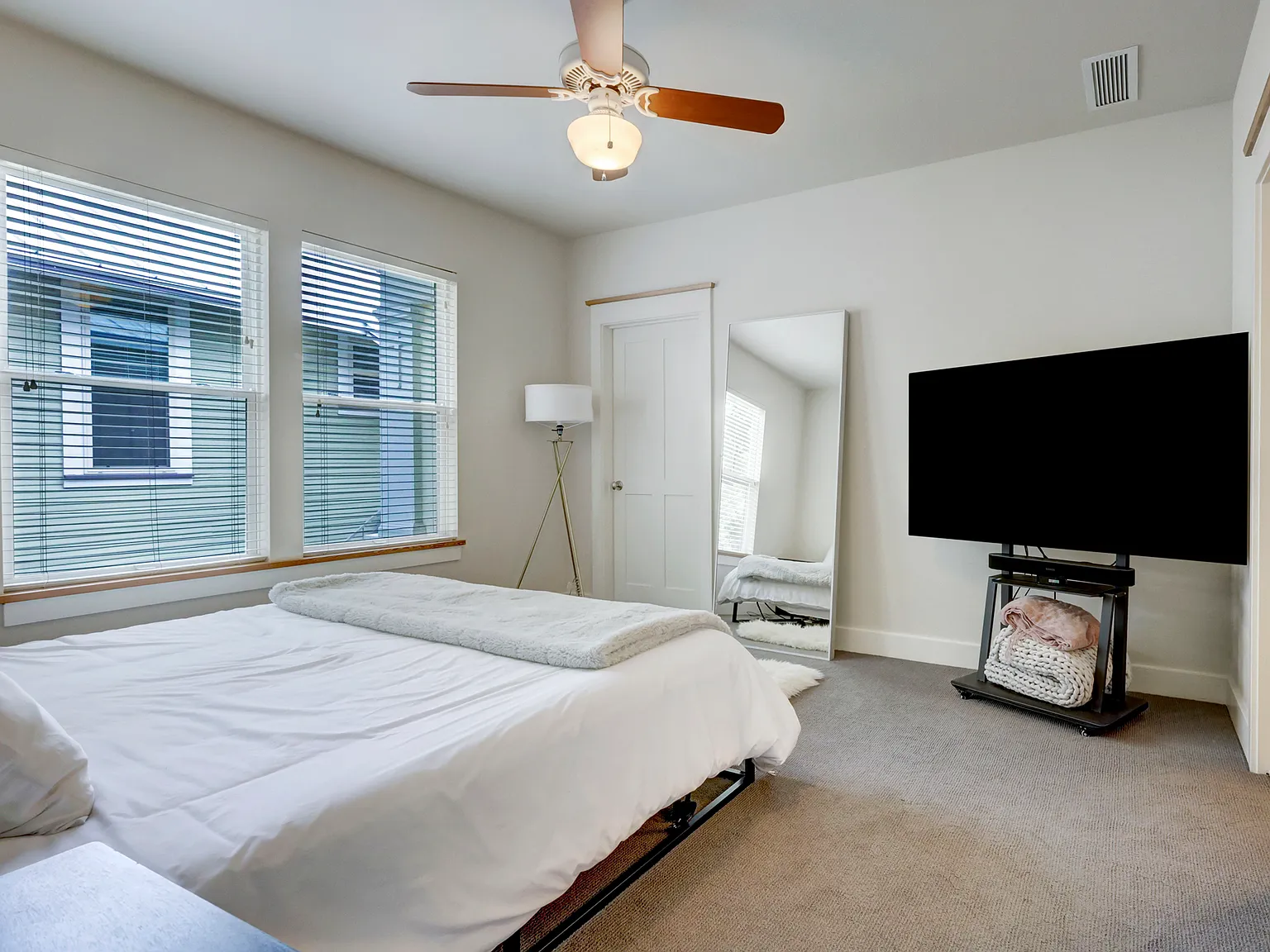 3 bed, 1788 sqft, $4,100 — Photo 4