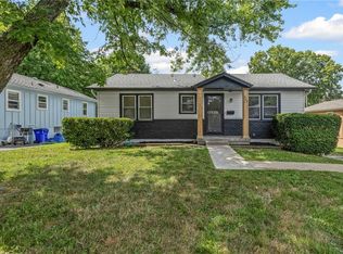 305 E Whitney St, Olathe, KS 66061