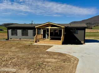 150 B & B Dr, Speedwell, TN 37870
