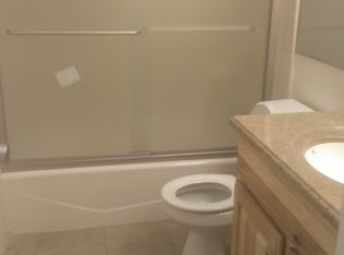 910 W Pine St APT B, Upland, CA 91786