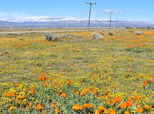 Corner Ave W #C12, Lancaster, CA 93536