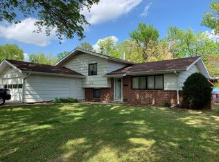 2836 SW James St, Topeka, KS 66614