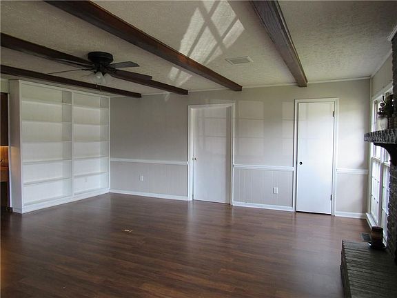 5th image of 90 W Lake Dr