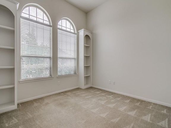 4th image of 1908 Hidden Fairway Dr