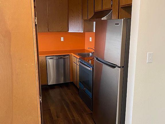 5th image of 1225 Washington St #101