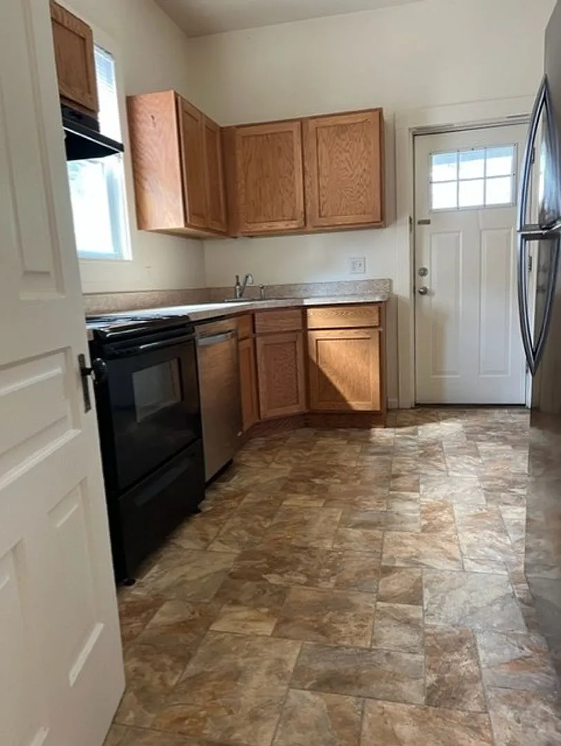507 Lawrence! Centrally Downtown Ann Arbor! — Photo 4