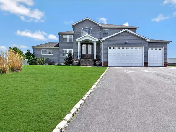 36 Kittiwake Lane, Babylon, NY 11702