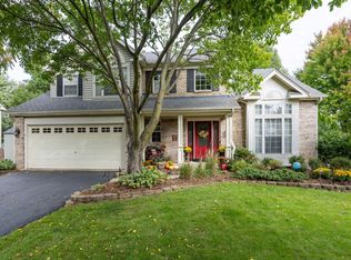 694 Churchill Ln, Oswego, IL 60543