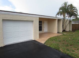 9881 NW 4th St, Hollywood, FL 33024