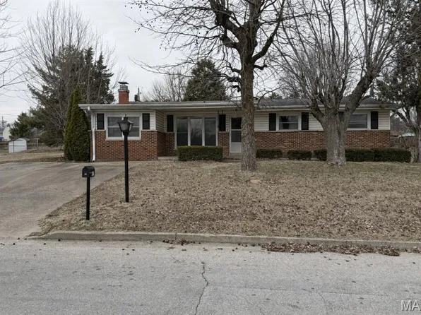 76 Ruth Dr, Saint Charles, MO 63301