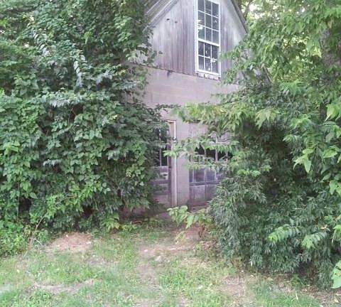 4th image of 760 Hillcrest Ave