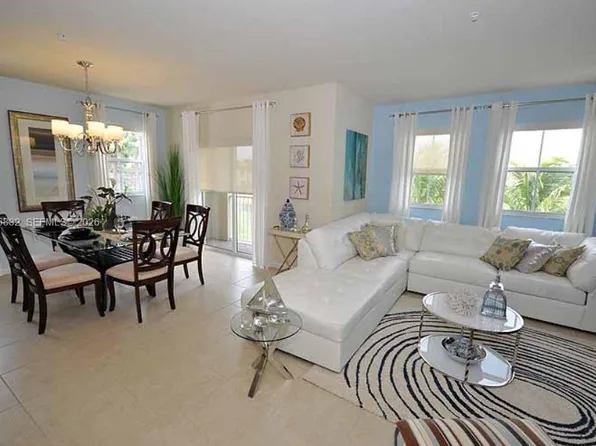 8900 NW 97th Ave APT 206, Doral, FL 33178