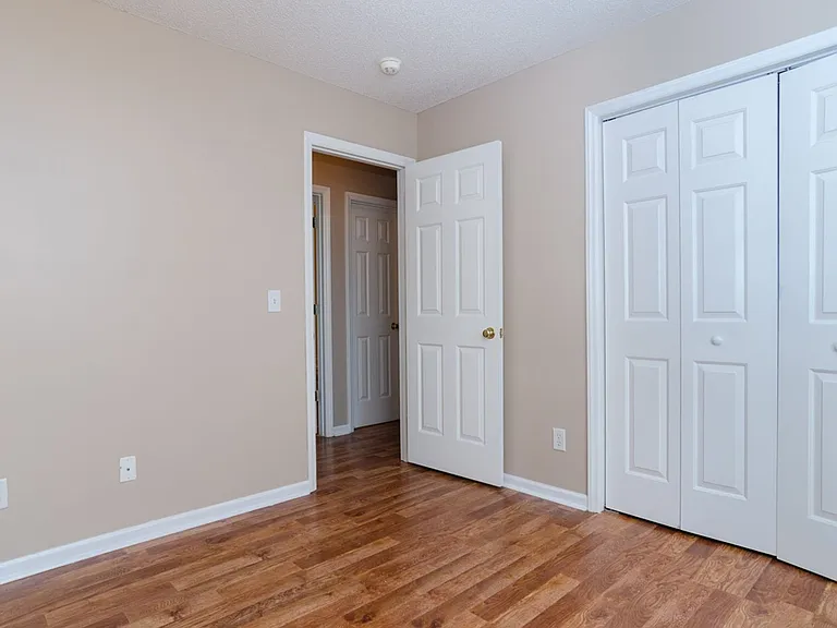 2716 Valor Dr — Photo 13
