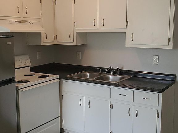 3rd image of 812 W 27th St APT 7