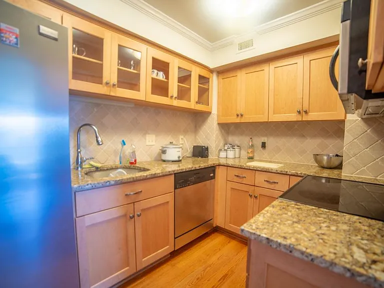 3726 Locust St #8 — Photo 2