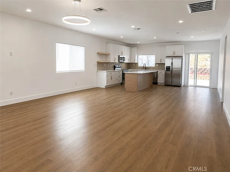 617 Acacia St — Photo 4
