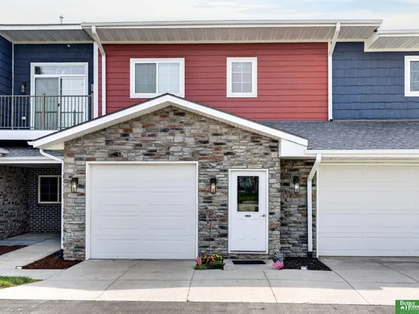 5933 N 158th Ct APT 308, Omaha, NE 68116