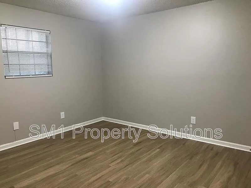 2 bed, 1.0 bath, $895 — Photo 4
