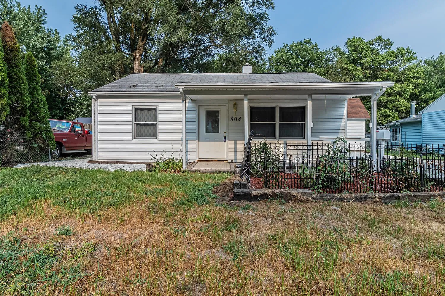 804 Roselyn Dr photo 1