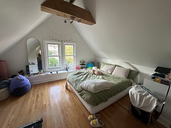 3rd image of 1503 W Nelson St APT 4