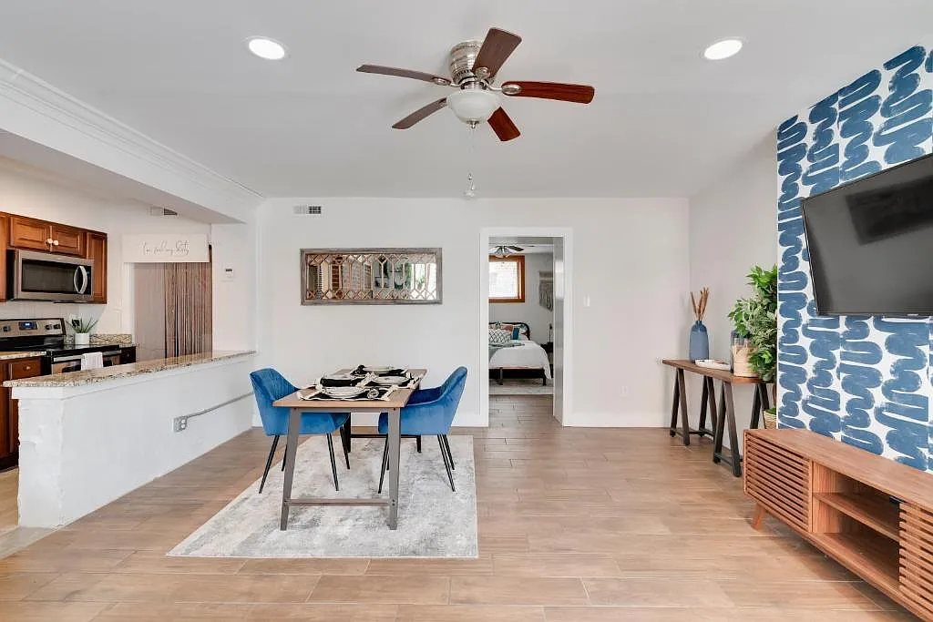 1 bed, $2,000 — Photo 2