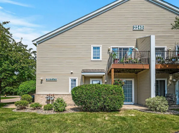 2240 Ranchview Ln N Unit 77, Plymouth, MN 55447