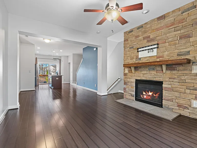 8007 Goldenrain Way — Photo 3