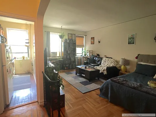 Rented by Sovereign Associates | media 44