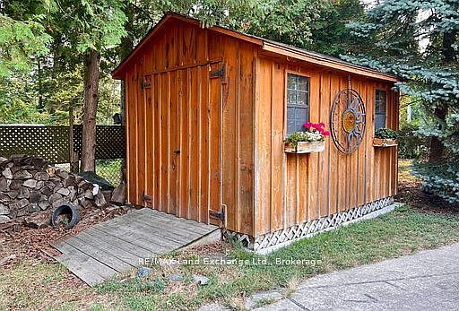 4th image of 213 Huron Rd