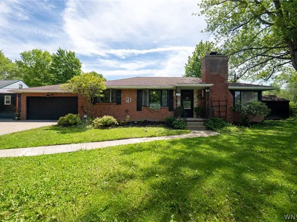 6700 Taylor Rd, Hamburg, NY 14075