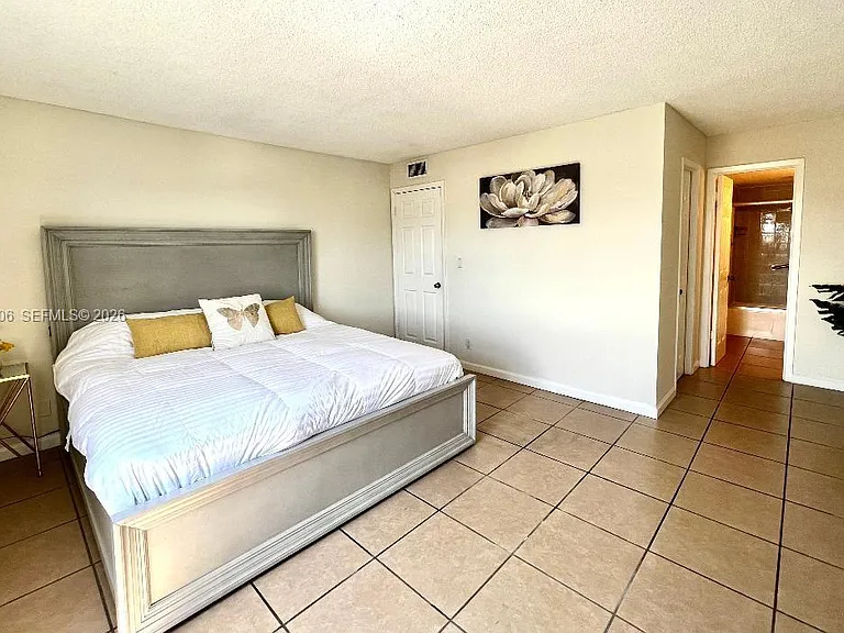 401 Golden Isles Dr #1011 — Photo 18