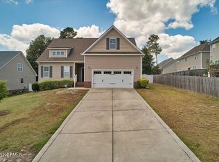 34 Barlowe Ct, Cameron, NC 28326