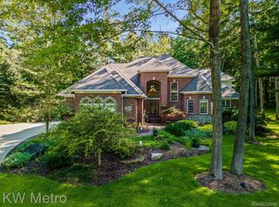 1866 Arrowhead Trl, Oxford, MI