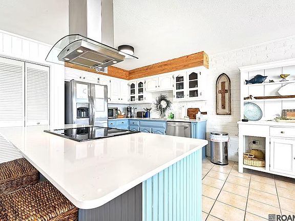 5th image of 2215 False River Dr APT 8