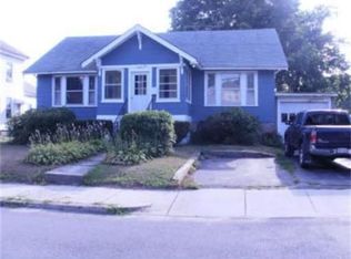 40 Elm St, Methuen, MA 01844