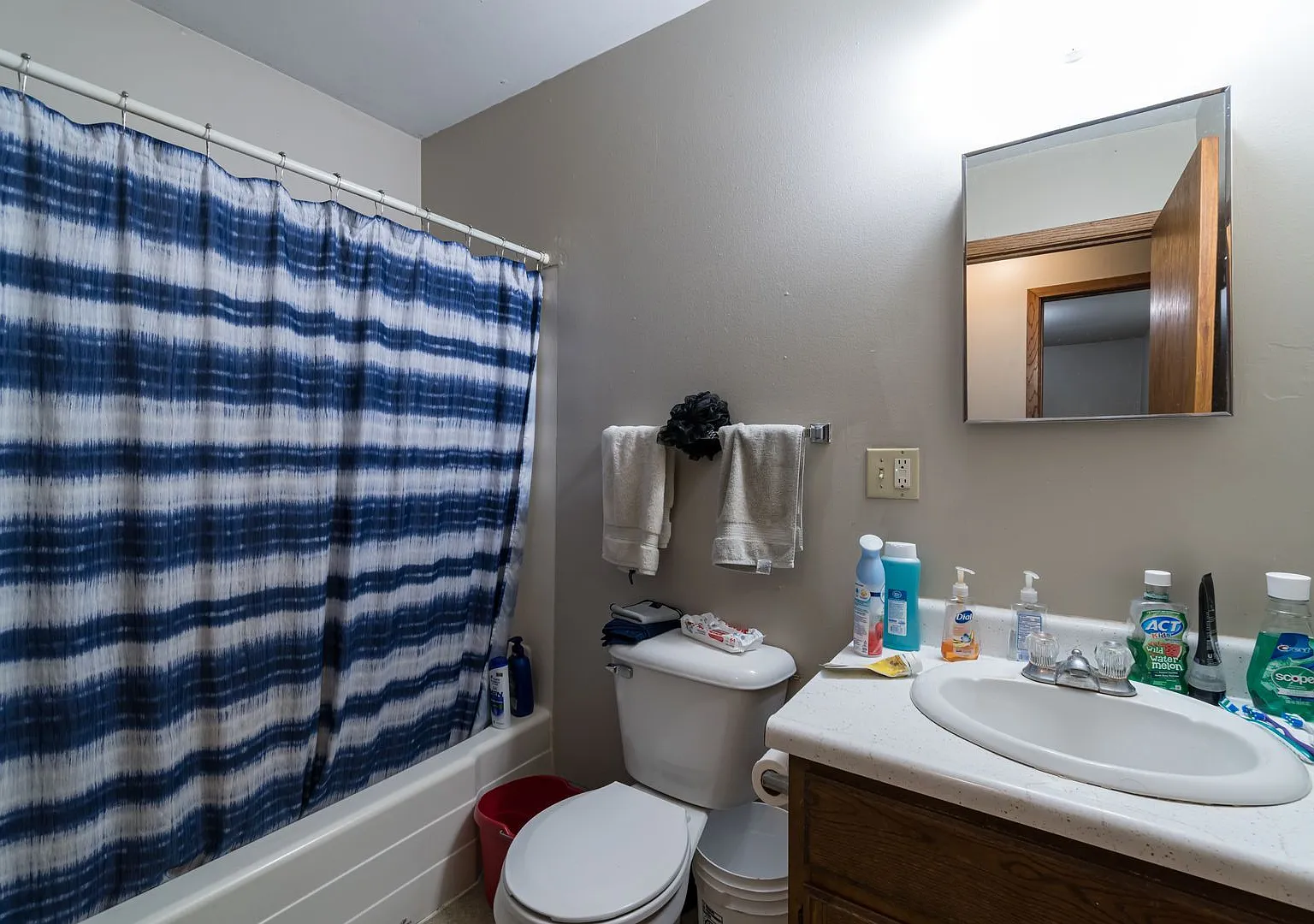 220 S Holly — Photo 4