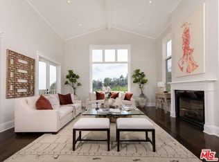 1832 Old Orchard Rd, Los Angeles, CA 90049