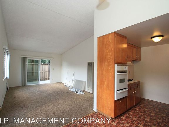 4th image of 3324 Armada Dr