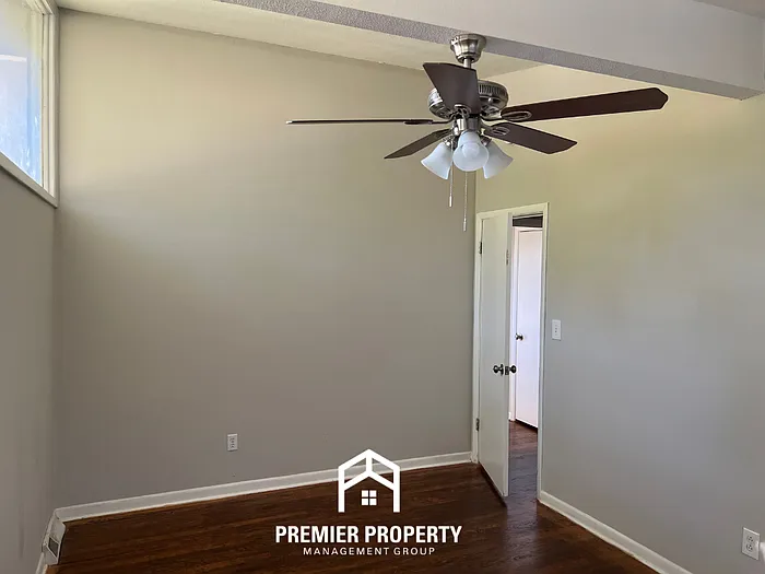 2322 Rodgers Dr NE — Photo 4